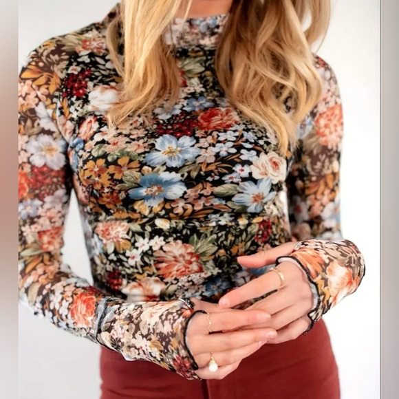 Floral Long Sleeve Top - Picture 6 of 6